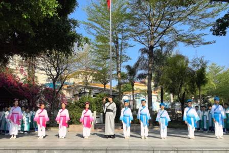 擂台斗诗燃校园，诗歌雅韵沁童——深圳市怡景小学举行第七周国旗下展示活动