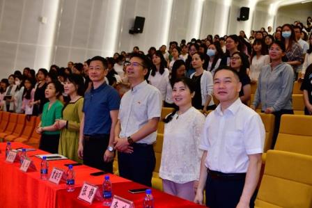 松泉雅韵聚诗友 格律新声润教坛--深圳市松泉实验学校承办罗湖区小学语文“中华诗教”师培巡讲活动