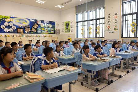 防灾减灾  携手安全 ——翠北实验小学第14周主题班会