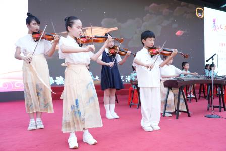 大美兮松风泉韵间 多元哉美育新程中 ——深圳市松泉实验学校成功举办2025年校园文化艺术节文艺汇演