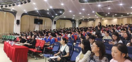 南科大附属罗湖中学举办中考名师讲座——罗湖区教科院“百师助学”进校园助力学子高效备战