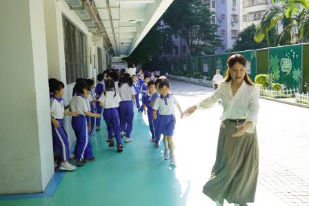 安全第一 生命至上——凤光小学开展防震减灾安全疏散演练活动