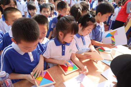 草埔小学隆重举行2025年“数字·科技嘉年华”活动  