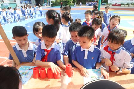 草埔小学隆重举行2025年“数字·科技嘉年华”活动  
