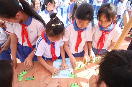 草埔小学隆重举行2025年“数字·科技嘉年华”活动  