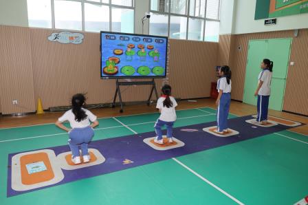 草埔小学隆重举行2025年“数字·科技嘉年华”活动  