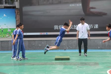 AI赋能教学，创新引领未来——深圳市人民小学举行青年教师第六届“活力杯”课堂教学大赛总结会