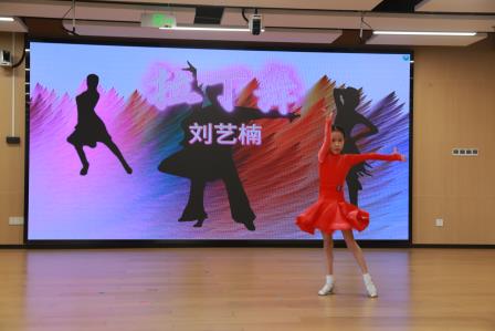 我运动 我健康 我快乐—— 布心小学开展七色花之“橙色花”主题升旗仪式