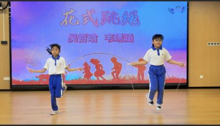 我运动 我健康 我快乐—— 布心小学开展七色花之“橙色花”主题升旗仪式