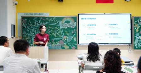 以爱为舟渡学海，以诚作桥通家校——翠园东晓创新学校初中部举行2024-2025学年第二学期家长会