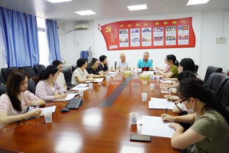 AI赋能，点亮课堂——凤光小学“凤凰杯”教学展示活动火热进行中