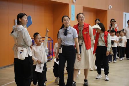 桃园小学迎来最萌“体验官”！嘉宝田幼儿园小朋友探校记