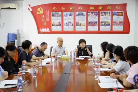 AI赋能，点亮课堂——凤光小学“凤凰杯”教学展示活动火热进行中