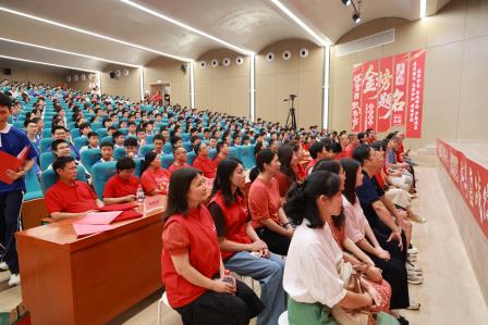 以笔为剑赢中考 壮志擎天奏凯歌 ——桂园中学2025届中考誓师大会圆满举行