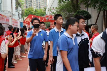 以笔为剑赢中考 壮志擎天奏凯歌 ——桂园中学2025届中考誓师大会圆满举行