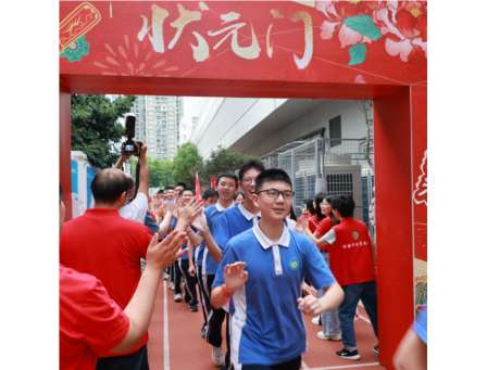 以笔为剑赢中考 壮志擎天奏凯歌 ——桂园中学2025届中考誓师大会圆满举行