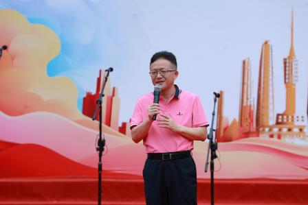 湾区潮涌绘绮梦，校园歌扬唱未来 ——罗外初中举行初二年级合唱比赛