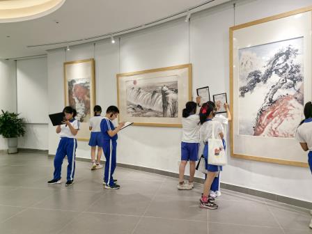 探秘名画，解锁新体验——罗芳小学“画”游布心中学艺术空间暨“美育一件事”课程活动