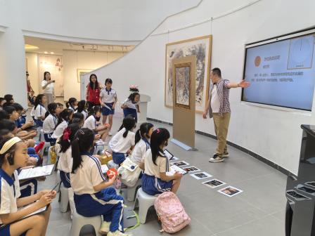 探秘名画，解锁新体验——罗芳小学“画”游布心中学艺术空间暨“美育一件事”课程活动