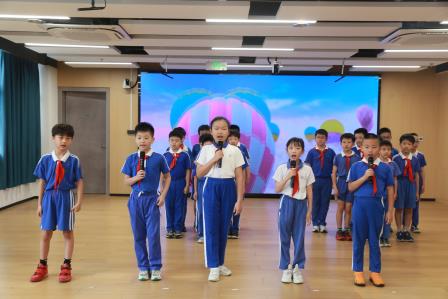 阳光心理 健康人生——布心小学举行5·25心理健康日主题升旗仪式