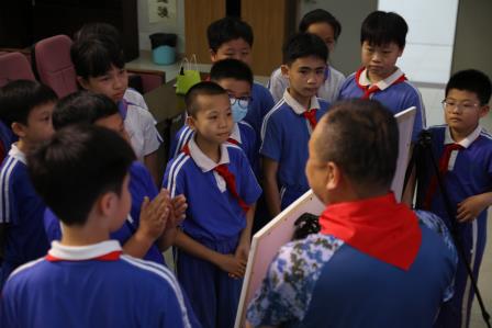 学雷锋铸国防魂，立少年强国志——罗湖小学开展 “国防教育公益课”