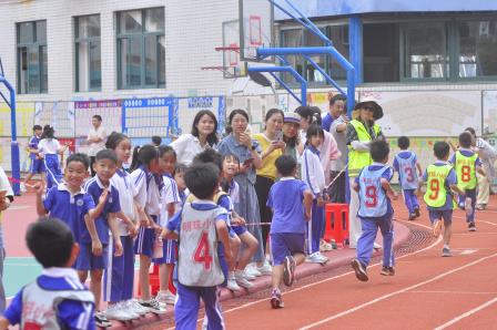 明珠小学微型马拉松大作战，一到六年级齐上阵
