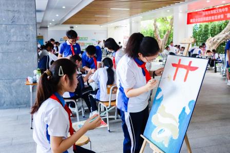 艺韵拾光，共绽美好——翠园文锦中学“美育一件事”系列活动之第三十四届 校园文化艺术节“画笔传力场”班班有绘画现场比赛