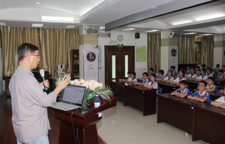 洞悉AI时代，引领学习新航向 ——深圳市南湖小学开展校长课堂第十三讲