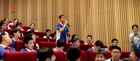 南科大附属罗湖中学走进南科大工学院开展科技研学活动