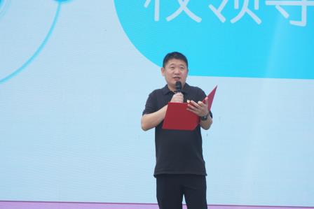 深圳市翠竹外国语实验学校举行第17届校园文化艺术节暨“美育一件事·AI创艺行”开幕式