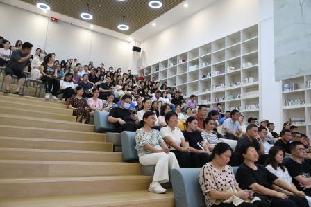 AI浪潮下的家庭教育：在变与不变中寻找平衡 ——深圳北理莫斯科大学附属布心中学第十二期家长学校开讲啦！