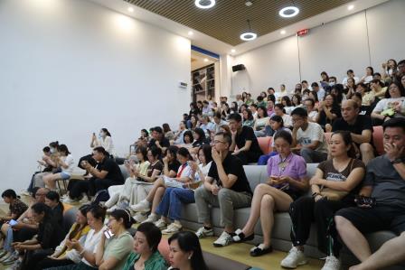 AI浪潮下的家庭教育：在变与不变中寻找平衡 ——深圳北理莫斯科大学附属布心中学第十二期家长学校开讲啦！