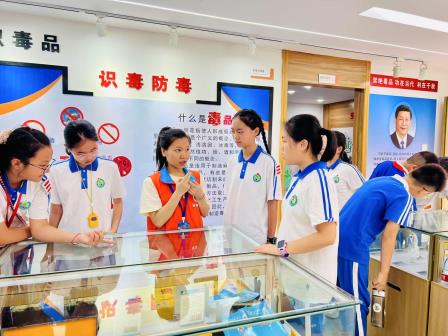 洪湖小学“每周半天计划”出新招：破剧本杀迷局，筑牢禁毒防线