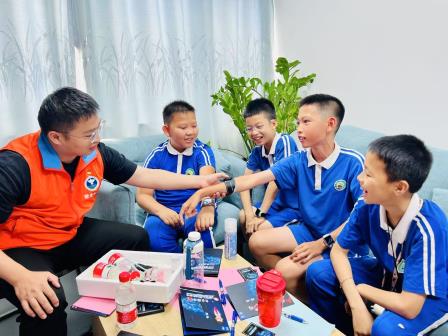 洪湖小学“每周半天计划”出新招：破剧本杀迷局，筑牢禁毒防线