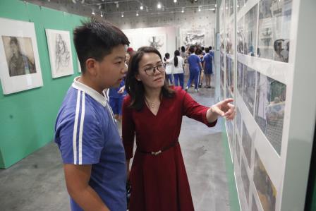 以美育人·向美而行 ——深圳市东昌小学师生走进深圳市美术学校开展美育浸润实践课程