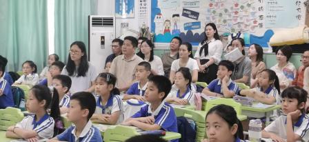 厚植教育沃土 共育向阳新苗 ——深圳市东昌小学成功举办家长开放日活动