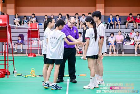 跃动未来，谁羽争锋——翠园初级中学学子勇夺罗湖区羽毛球混双冠军