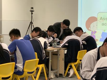 深圳市罗湖区滨河实验中学韩琦燃老师示范“数智课堂”｜双师协作赋能英语写作，AI智评重构教学新生态