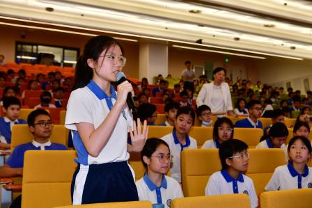 量子逐梦，罗湖校园启智未来新程  科技赋能，松泉学子筑梦星辰大海——深圳市松泉实验学校举办“2025年全国科技活动周和全国科技工作者日罗湖区青少年量子科技大讲堂”活动