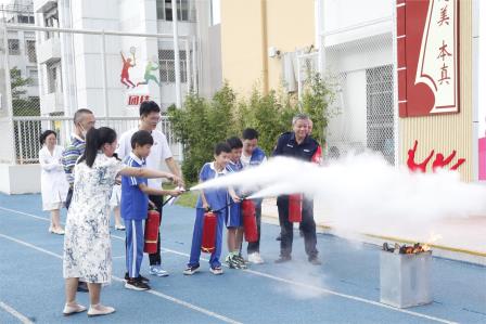 防震避险疏散演练 筑牢校园安全防线 ——深圳市东昌小学成功举办2025年度防震减灾应急疏散逃生演练