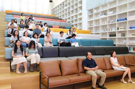 布心中学开展“GAI赋能教育教学，助力提质增效”主题培训