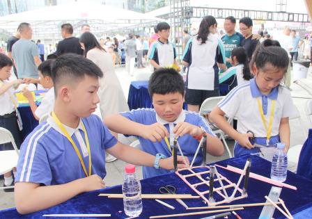 深圳市南湖小学参加深港文化交流活动，共筑爱国情