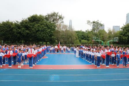 牢记党的教导，争做强国少年——深圳市洪湖小学举行2025年新少先队员入队仪式