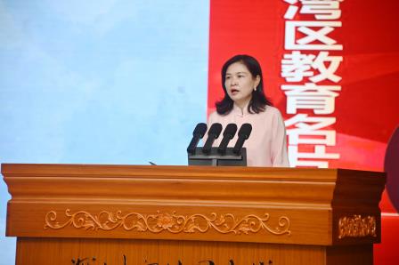 罗湖区教育系统初中学校班主任专项培训启动仪式暨首场专题培训在深圳市桂园中学举办