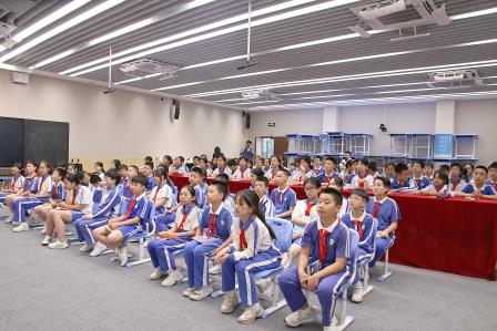 漫画解读名著，阅读点亮童年 ——螺岭外国语实验学校“1+N”课程体系下的阅读推广实践活动