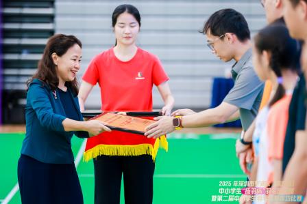 怡景学子羽坛展英姿 勇创佳绩铸就辉煌——怡景小学在2025年深圳市罗湖区“扬羽杯”羽毛球赛中喜获多项荣誉