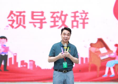 美育与AI碰撞——翠竹外国语实验学校举行二年级班歌班徽展演活动