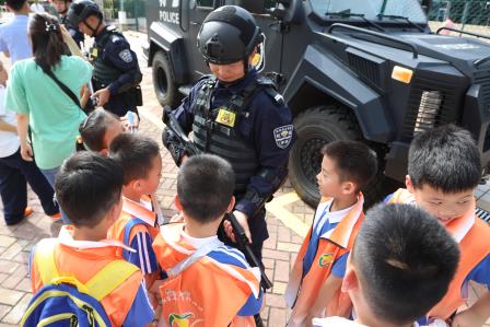 “法迎六一，共‘童’成长”—— 翠竹外国语实验学校“少年担当者”走进检察开放日​