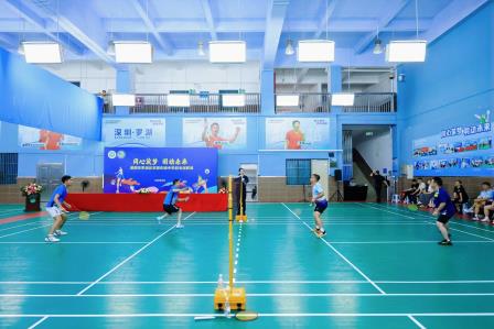 翠园东晓中学教职工羽毛球联赛圆满落幕：以球会友凝聚合力 以赛传情共绘未来