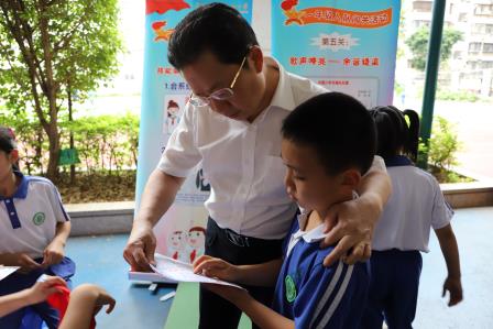 红领巾 心向党——向西小学举行一年级入队考核游园活动暨新队员入队仪式